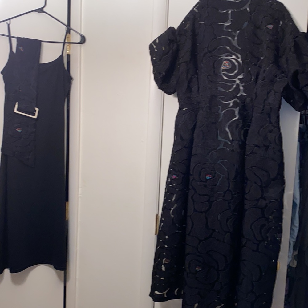 Women’s new black lace 2 piece dress with belt and pockets very stylish.